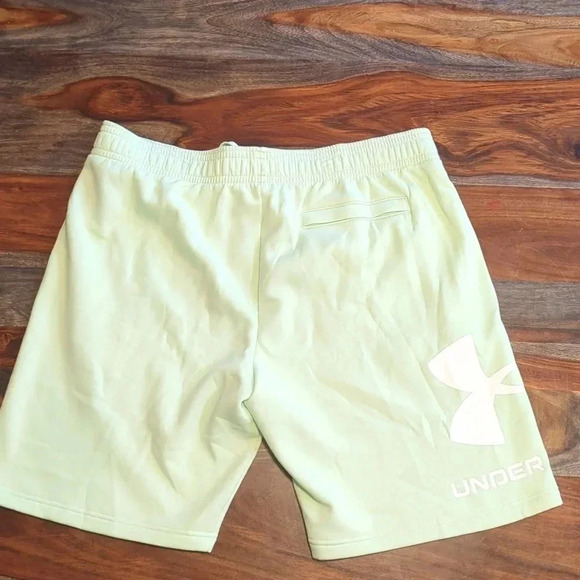 UNDER Armour men's green shorts - Picture 4 of 6